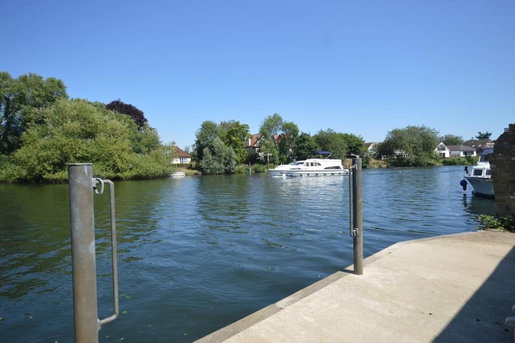 River Retreat- Near Holloway U, Thorpe Park And Heathrow Airport Apartment Exterior photo