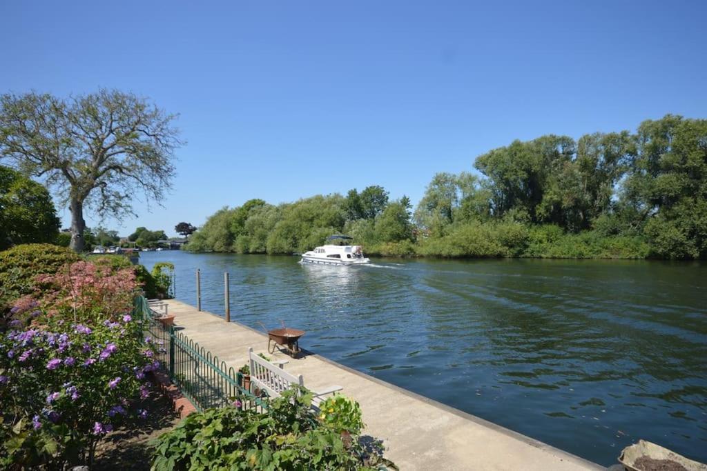 River Retreat- Near Holloway U, Thorpe Park And Heathrow Airport Apartment Exterior photo