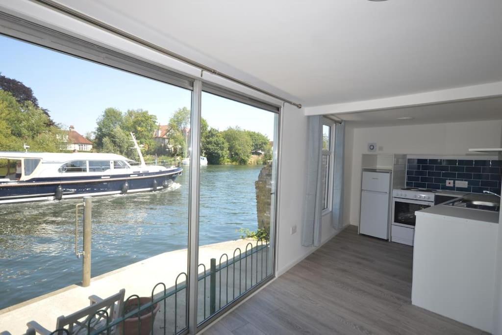 River Retreat- Near Holloway U, Thorpe Park And Heathrow Airport Apartment Exterior photo